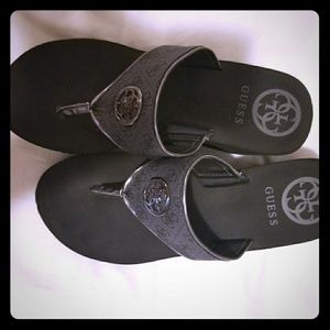 Guess wedge thong sandals 9.5